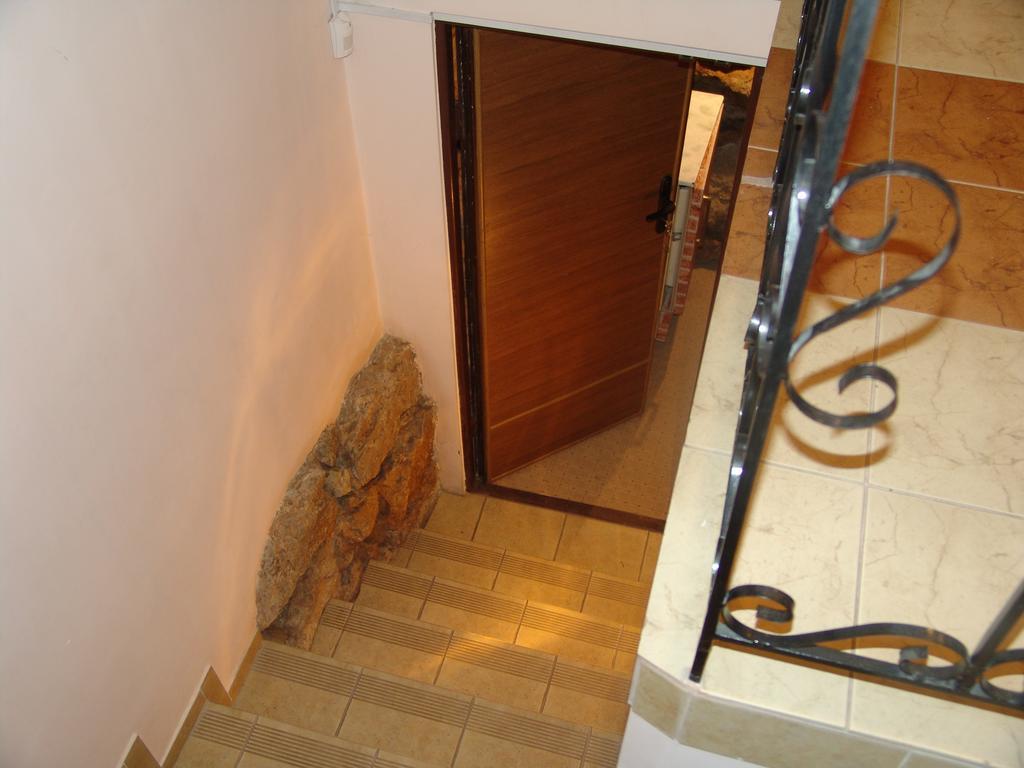Niko Hostel Lviv Exterior photo